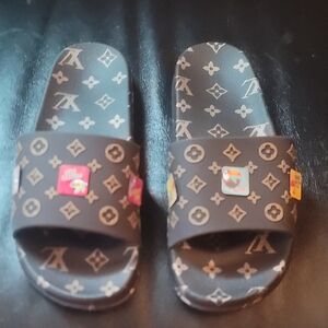 Boutine LA Black and Brown Patterned Sandals